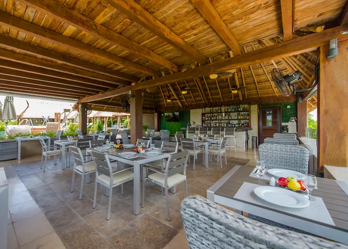 Naay Curamoria Collection Tulum